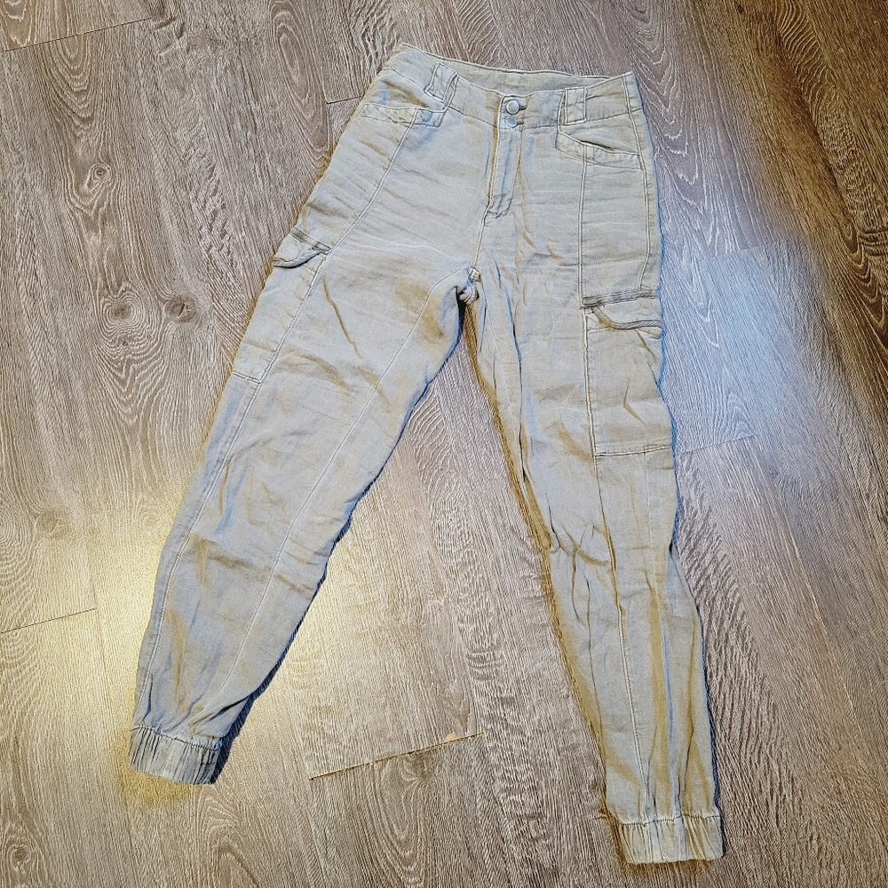 American Eagle Khakis Green Joggers size 000 Regular